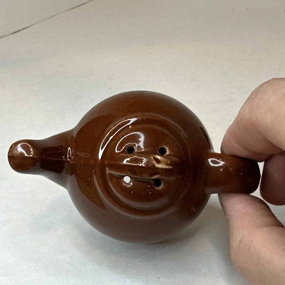 Brown Tea Pot Salt & Pepper Shakers Vintage Hand Painted Made in Japan